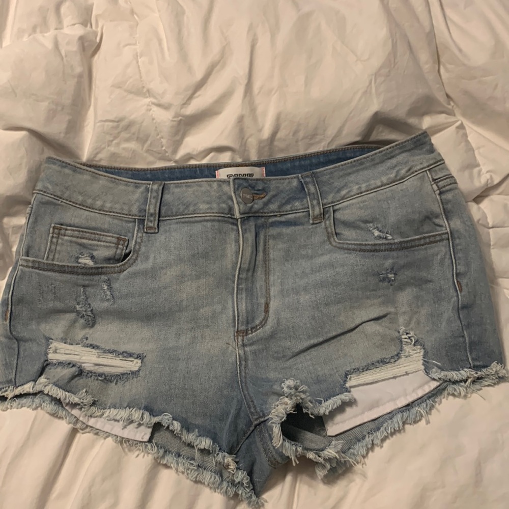 Pink casual distressed jean shorts